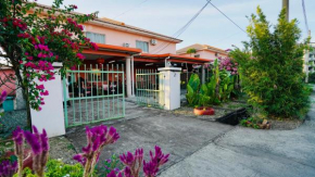 HUAQIAO HOME 侨之家免费供早餐free breakfast served
